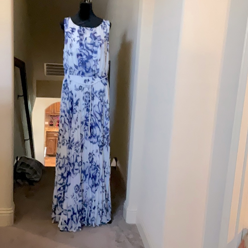 Ladies Maxi blue floral Dress
